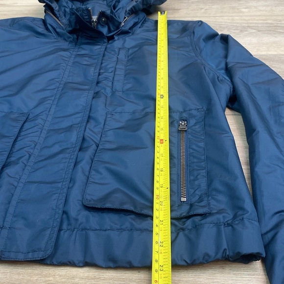 Athleta Water Resistant Hooded Wind‎ Breaker - Picture 15 of 16